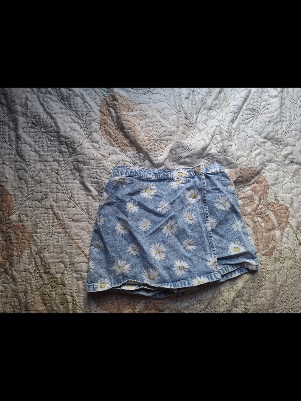 Blue Daisy Print Girl's Shorts - Picture 2 of 2
